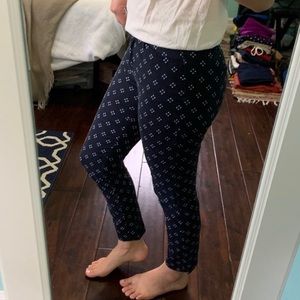 Slim cropped Gap patterned pants size 0 (stretch).